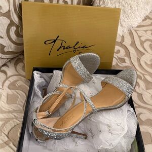 Thalia sadie pewter open toe heel sandal  size 9